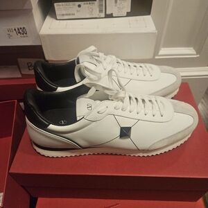Mens Valentino Garavani Retro Runner Leather Sneakers White/Black Size 44